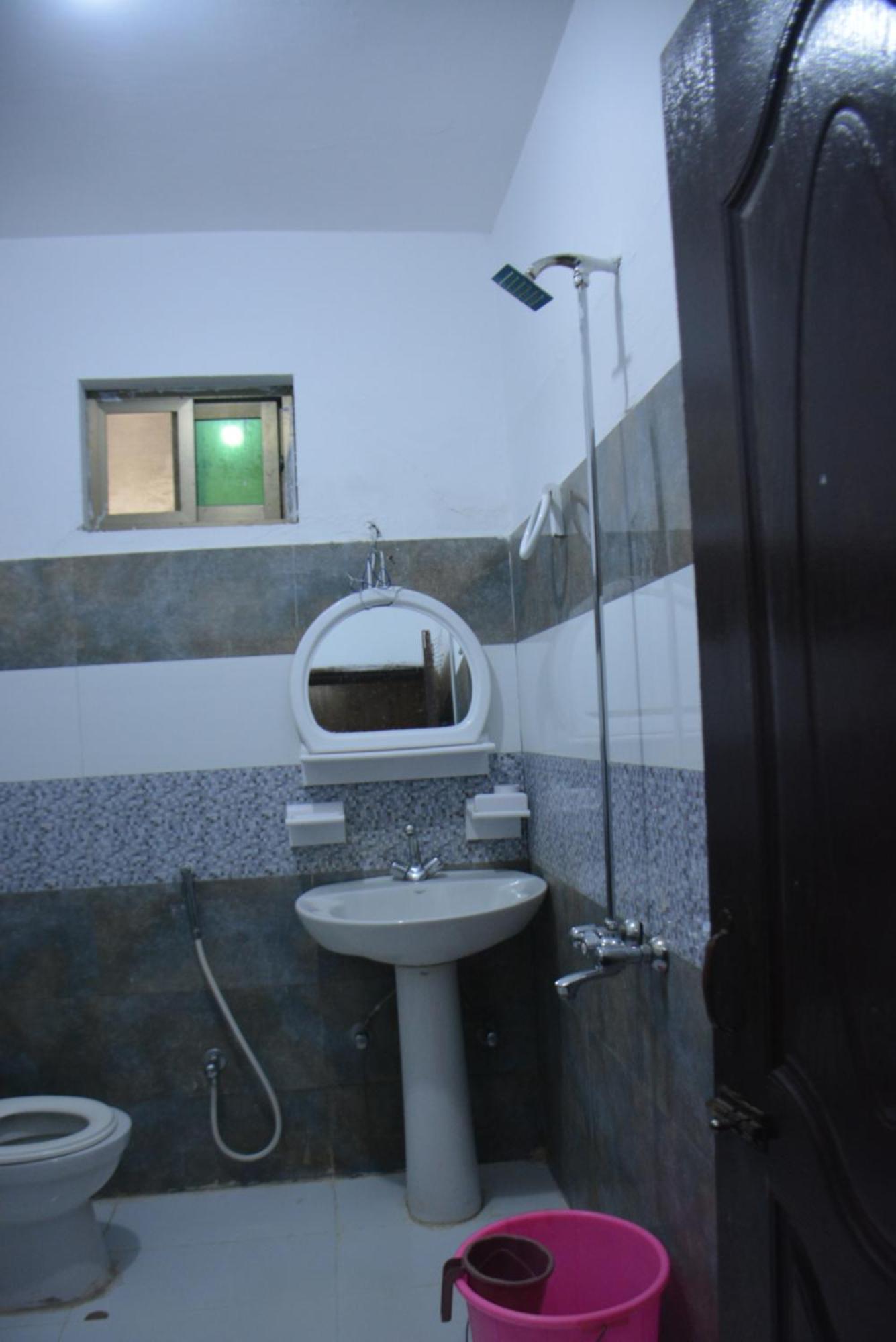 Hotel Pine Hills, Naran Exterior foto