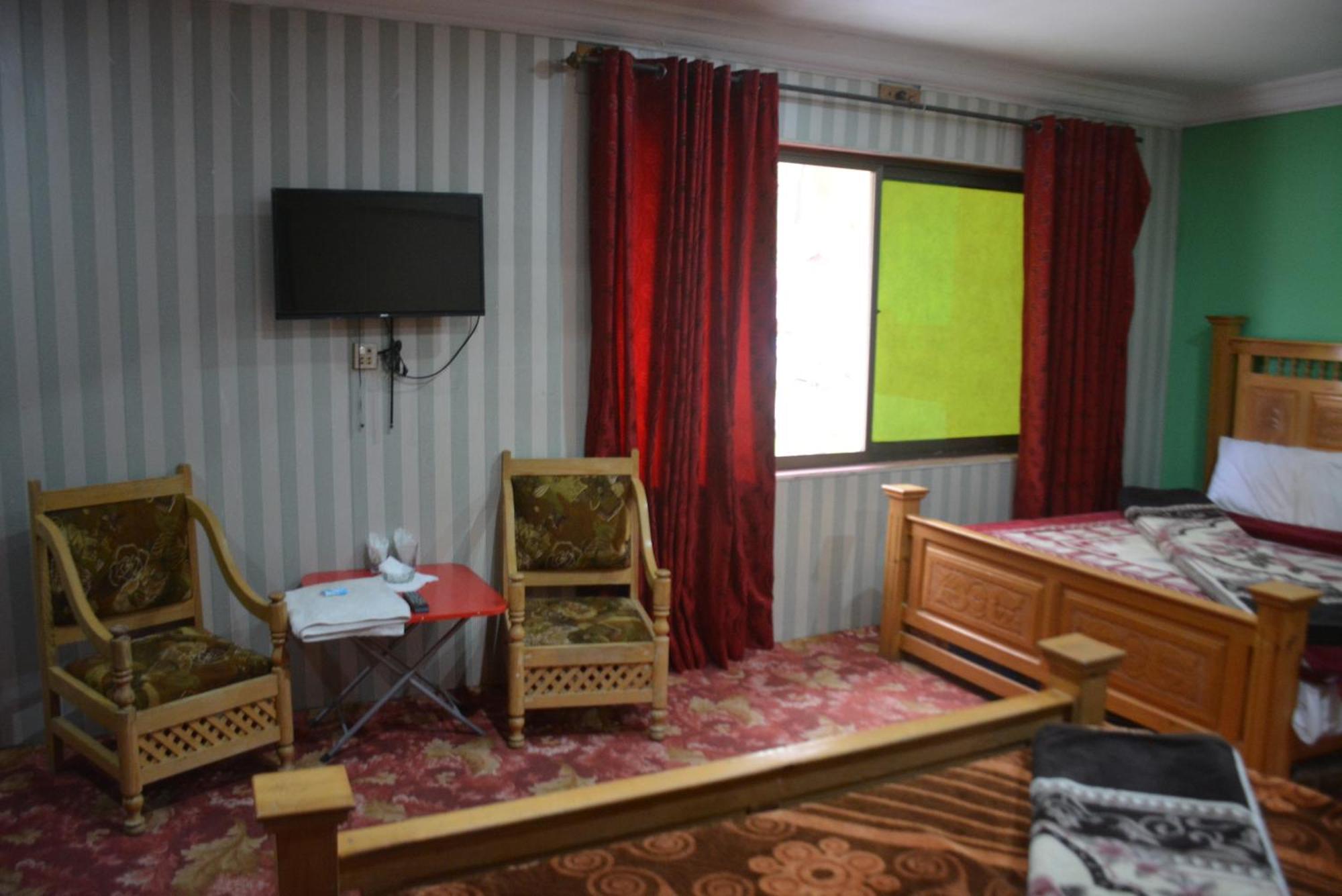 Hotel Pine Hills, Naran Exterior foto